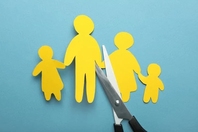 شرایط حضانت فرزند|وکیل| وکیل موفق| وکیل حاذق| تیم وکالت| وکلای دادمهر